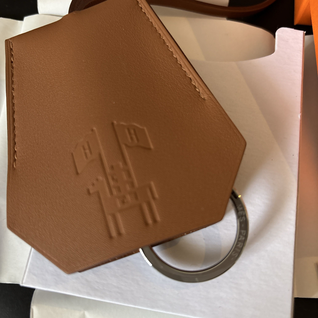 HERMES - 新品HERMES エルメス 2024 イヤーズギフト レザー キー HERMES - 新品HERMES エルメス 2024 イヤーズギフト レザー キー
