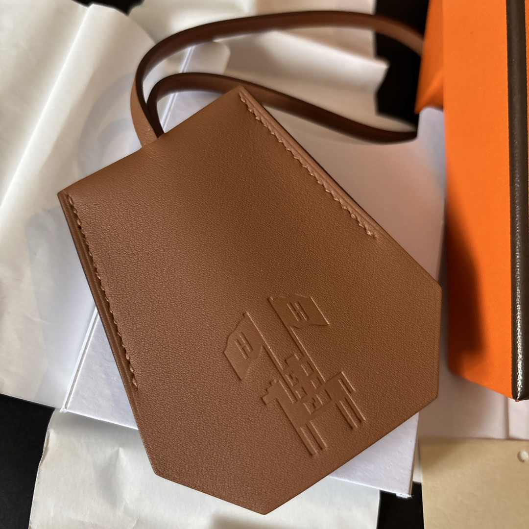 HERMES - 新品HERMES エルメス 2024 イヤーズギフト レザー キー HERMES - 新品HERMES エルメス 2024 イヤーズギフト レザー キー