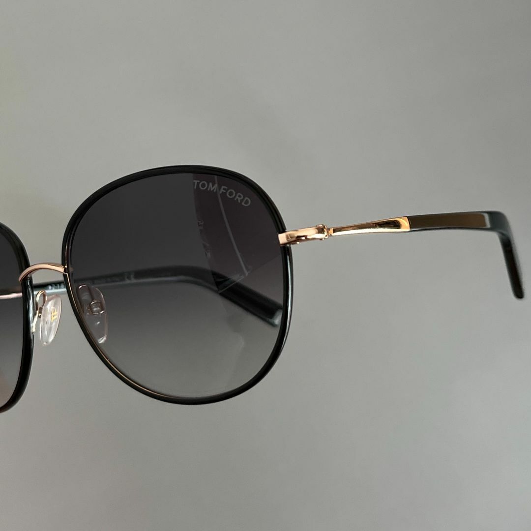 TOM FORD EYEWEAR - トムフォード サングラス ブラック ゴールド TOM FORD EYEWEAR - トムフォード サングラス ブラック ゴールド