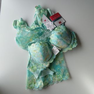 モテフィット てんちむ ナイトブラの通販 by felice♪'s shop モテフィット てんちむ ナイトブラの通販 by felice♪'s shop