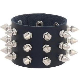Subculture HORSE SHOE GOOD LUCK BRACELETの通販 by @ shop|ラクマ Subculture HORSE SHOE GOOD LUCK BRACELETの通販 by @ shop|ラクマ