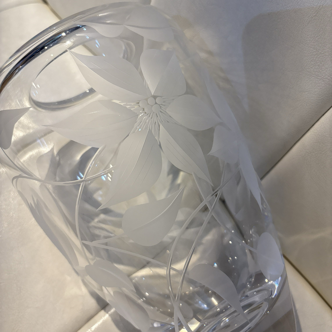 未使用品! ☆HOYA☆ ホヤ クリスタル 花瓶の通販 by ミニー 未使用品! ☆HOYA☆ ホヤ クリスタル 花瓶の通販 by ミニー