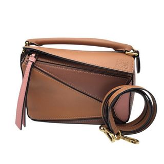 LOEWE - 良品 LOEWE ロエベ ナッパレザー アナグラムボタン LOEWE - 良品 LOEWE ロエベ ナッパレザー アナグラムボタン