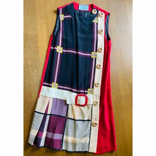 PRADA - 本物 プラダ ビジューフラワー装飾付き シルク フリル PRADA - 本物 プラダ ビジューフラワー装飾付き シルク フリル