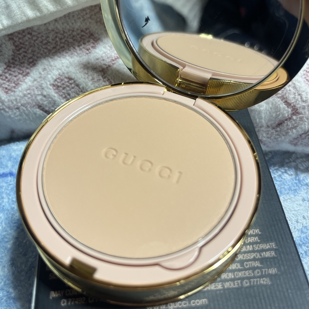 GUCCI(グッチ)のグッチ　ファンデーション　プレスドパウダー コスメ/美容のベースメイク/化粧品(ファンデーション)の商品写真