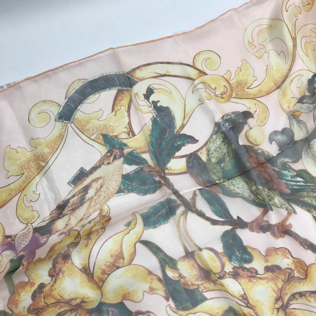 CHANEL - ☆未使用品☆CHANEL 大判スカーフ 花柄 シルク CHANEL - ☆未使用品☆CHANEL 大判スカーフ 花柄 シルク