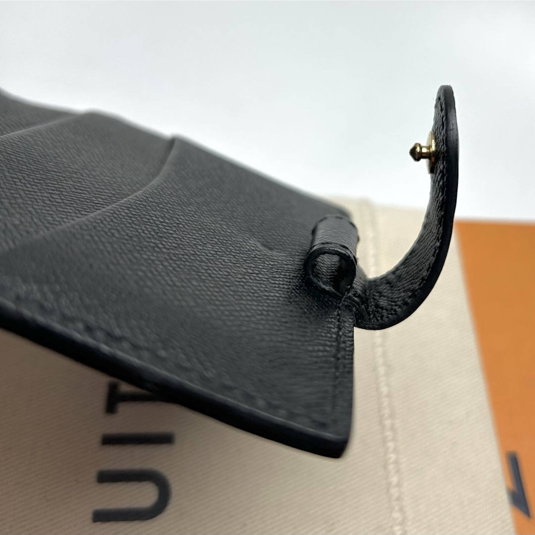 LOUIS VUITTON - 鑑定済 ルイヴィトン エピ 超美品 ブラック LOUIS VUITTON - 鑑定済 ルイヴィトン エピ 超美品 ブラック