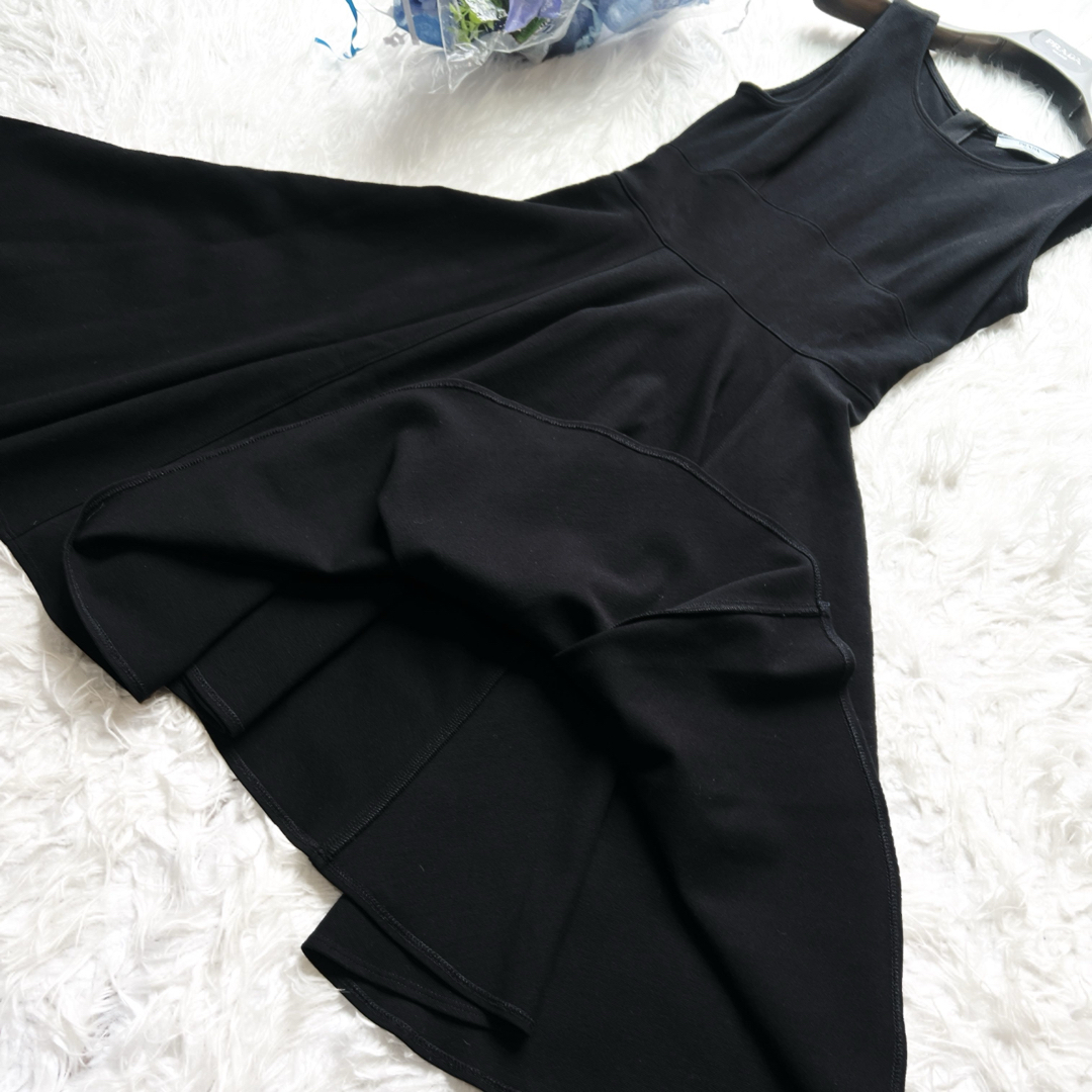 PRADA - 美品 PRADA プラダ フィット& フレアライン ワンピース PRADA - 美品 PRADA プラダ フィット& フレアライン ワンピース