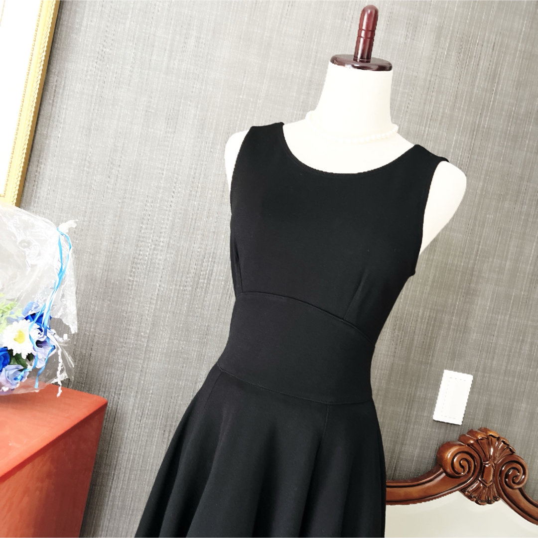 PRADA - 美品 PRADA プラダ フィット& フレアライン ワンピース PRADA - 美品 PRADA プラダ フィット& フレアライン ワンピース