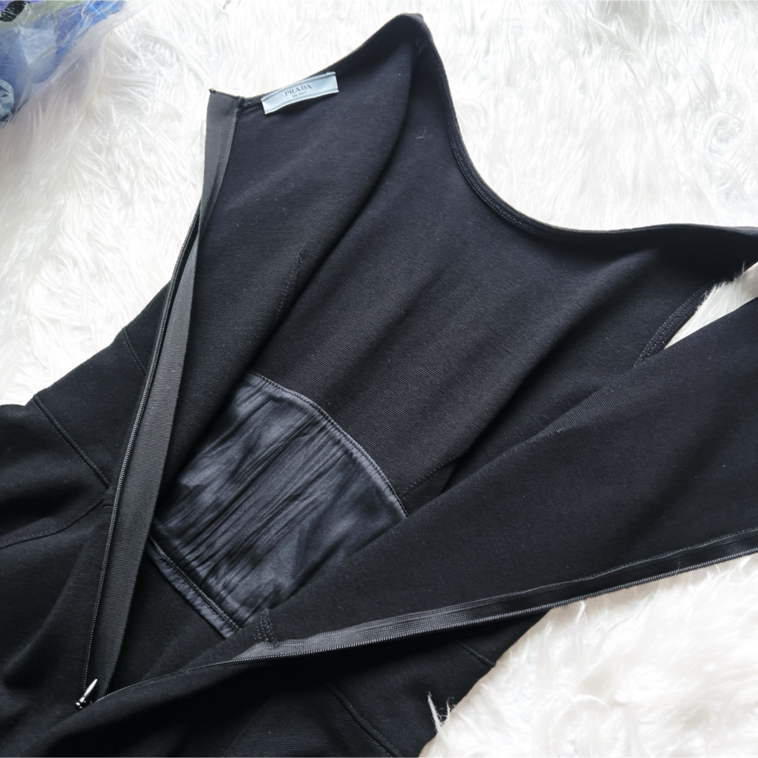 PRADA - 美品 PRADA プラダ フィット& フレアライン ワンピース PRADA - 美品 PRADA プラダ フィット& フレアライン ワンピース