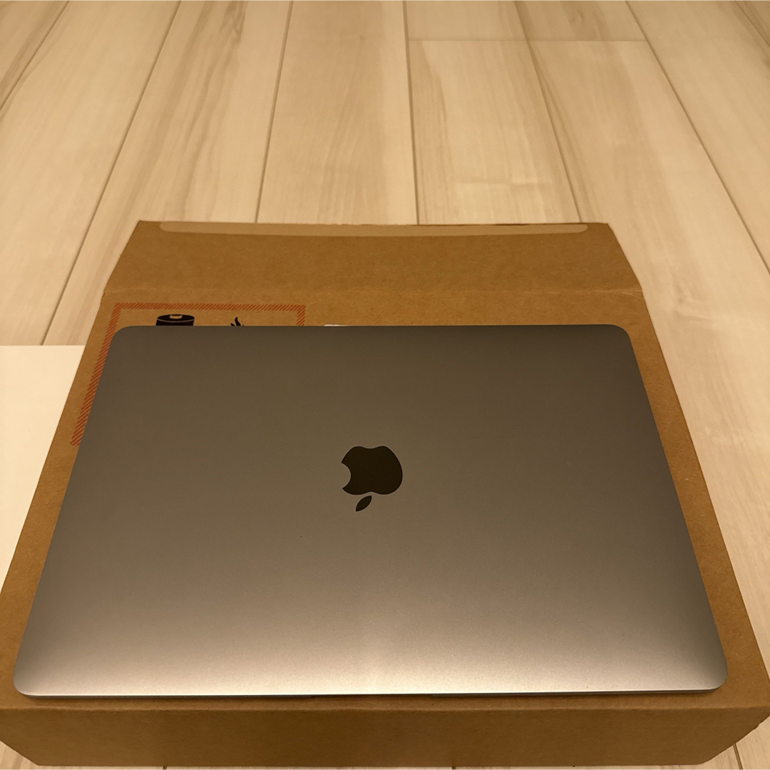 Apple - 【美品】MacBook Air +10万円弱分ソフトFinalCutPro Apple - 【美品】MacBook Air +10万円弱分ソフトFinalCutPro