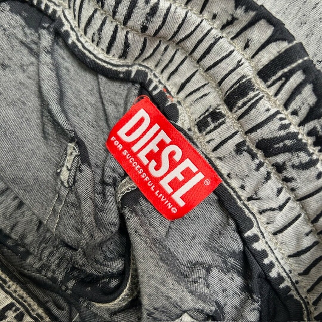DIESEL - DIESEL ディーゼル A14750 P-LEO-DEV TROUSERS バーン DIESEL - DIESEL ディーゼル A14750 P-LEO-DEV TROUSERS バーン