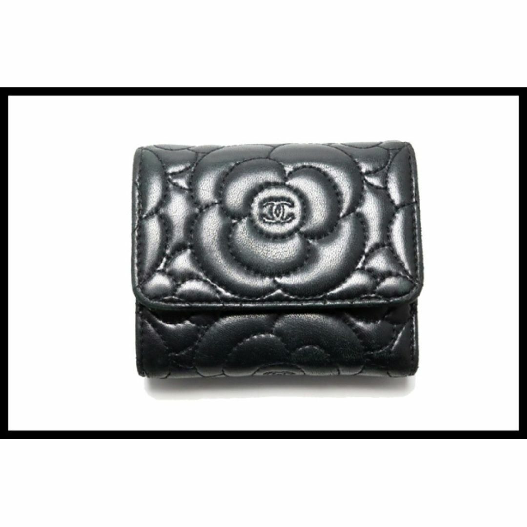 CHANEL - シャネル 23番台 カメリア SV金具 3つ折り財布 CHANEL - シャネル 23番台 カメリア SV金具 3つ折り財布