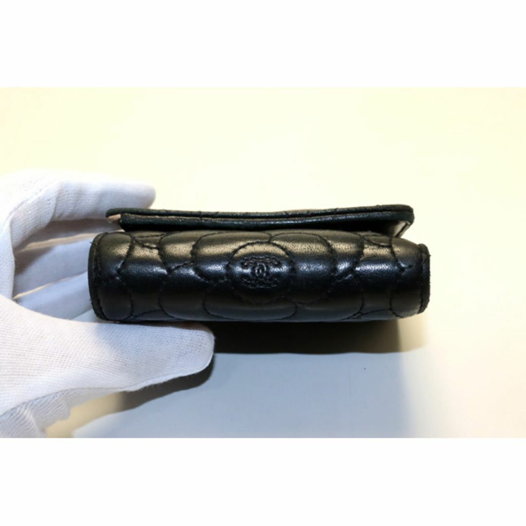 CHANEL - シャネル 23番台 カメリア SV金具 3つ折り財布 CHANEL - シャネル 23番台 カメリア SV金具 3つ折り財布