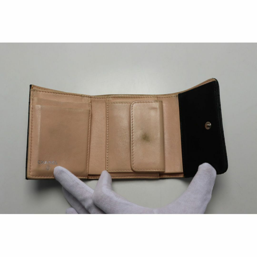 CHANEL - シャネル 23番台 カメリア SV金具 3つ折り財布 CHANEL - シャネル 23番台 カメリア SV金具 3つ折り財布