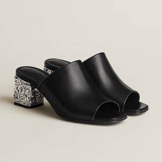 HERMES - 未使用品エルメスHERMES シェーヌダンクル サンダル HERMES - 未使用品エルメスHERMES シェーヌダンクル サンダル