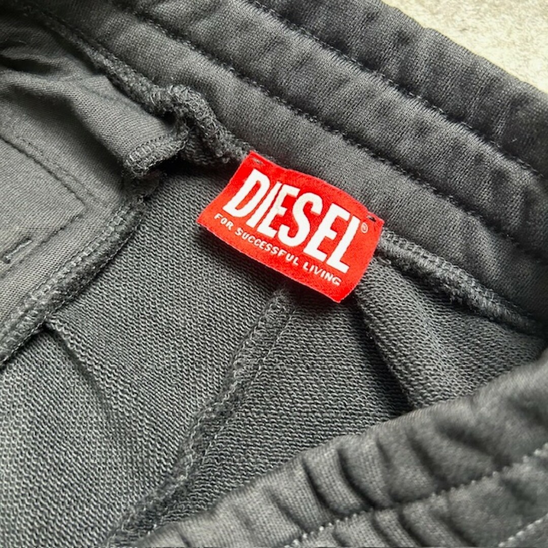 DIESEL - DIESEL ディーゼル p-crow-bleach スウェットショート DIESEL - DIESEL ディーゼル p-crow-bleach スウェットショート