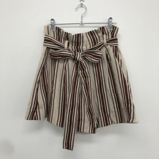 スナイデル(SNIDEL)の【SNIDEL】スナイデル ベージュ　レディース　ショートパンツ　ストライプ(ショートパンツ)