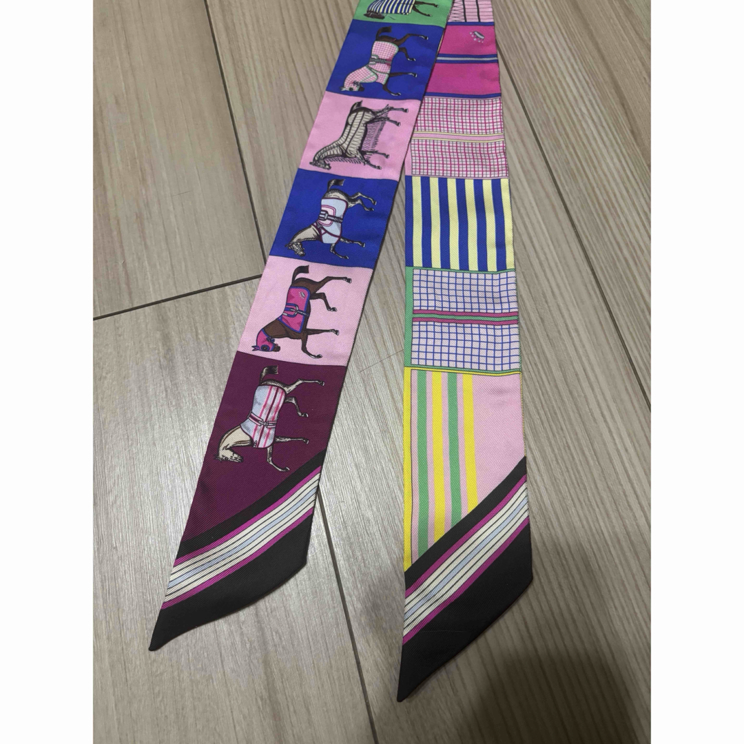 HERMES - エルメス HERMES スカーフ ツイリー 馬柄 マルチカラー HERMES - エルメス HERMES スカーフ ツイリー 馬柄 マルチカラー