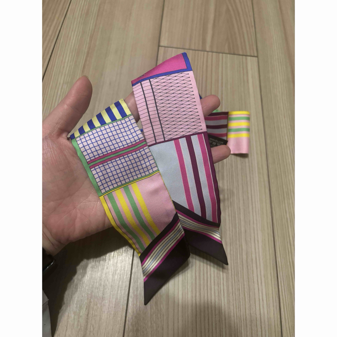 HERMES - エルメス HERMES スカーフ ツイリー 馬柄 マルチカラー HERMES - エルメス HERMES スカーフ ツイリー 馬柄 マルチカラー