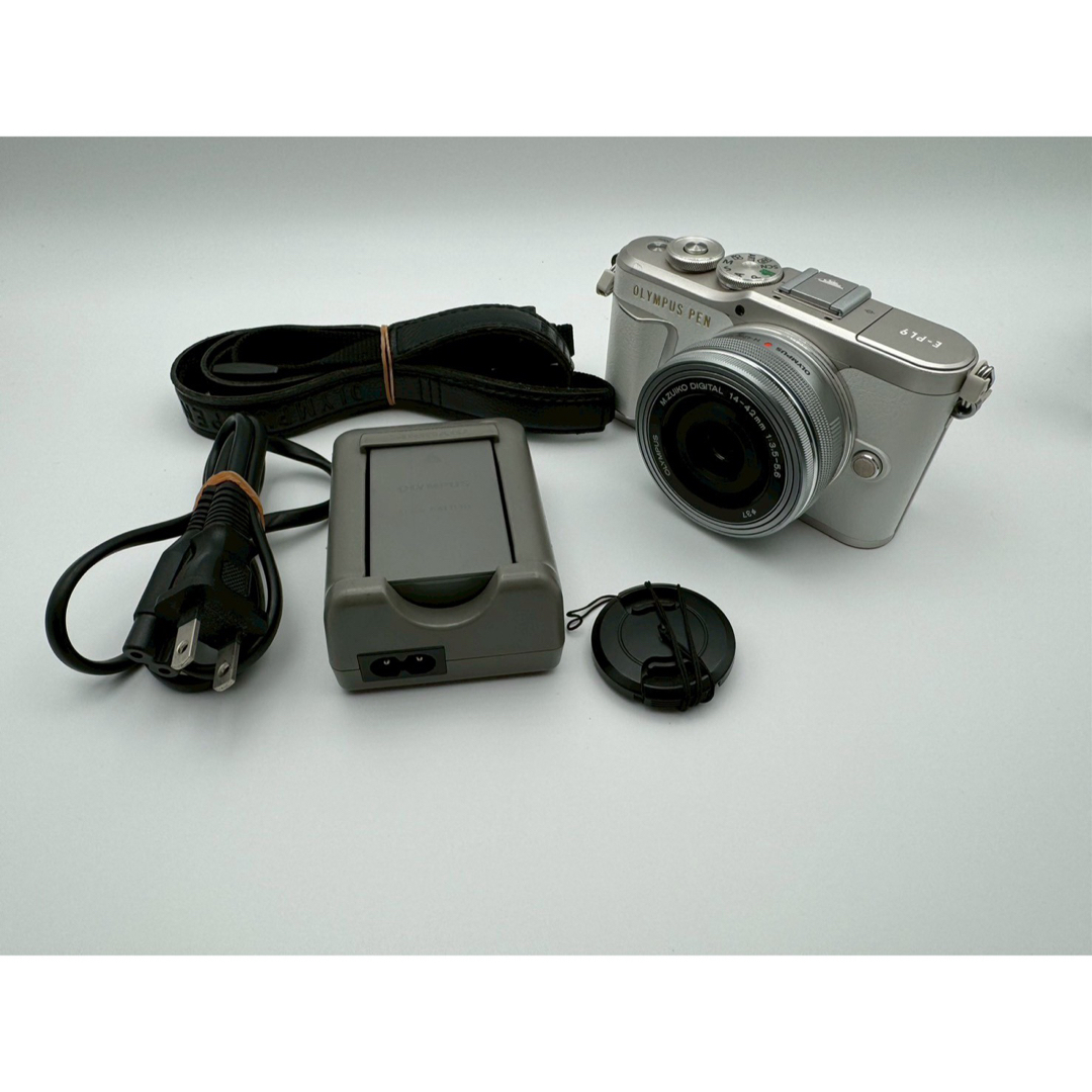 OLYMPUS - 【OLYMPUS】PEN E-PL9 + 14-42mm ショット数約2100の OLYMPUS - 【OLYMPUS】PEN E-PL9 + 14-42mm ショット数約2100の
