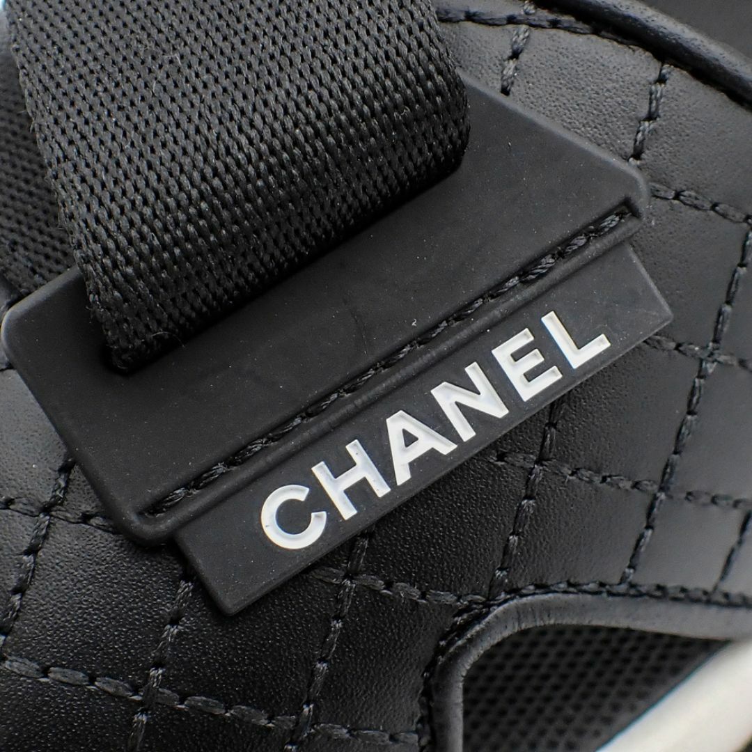 CHANEL - 未使用品 シャネル マトラッセ サンダル ココマーク CHANEL - 未使用品 シャネル マトラッセ サンダル ココマーク