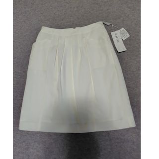 TO BE CHIC - 新品 to be chic 可愛いスカート 40(M) 白 29700 TO BE CHIC - 新品 to be chic 可愛いスカート 40(M) 白 29700