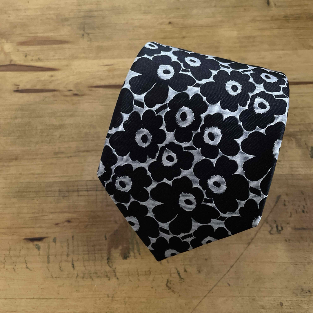 marimekko - marimekko ネクタイ ピックイネンウニッコ marimekko - marimekko ネクタイ ピックイネンウニッコ