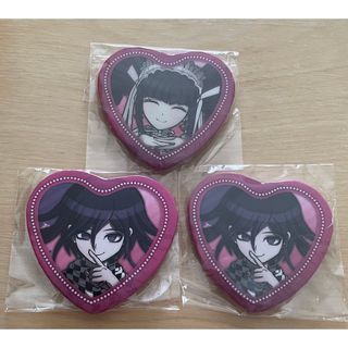 ダンガンロンパ 照れ顔ハート缶バッジ 王馬小吉2個セレス1個 ダンガンロンパ 照れ顔ハート缶バッジ 王馬小吉2個セレス1個