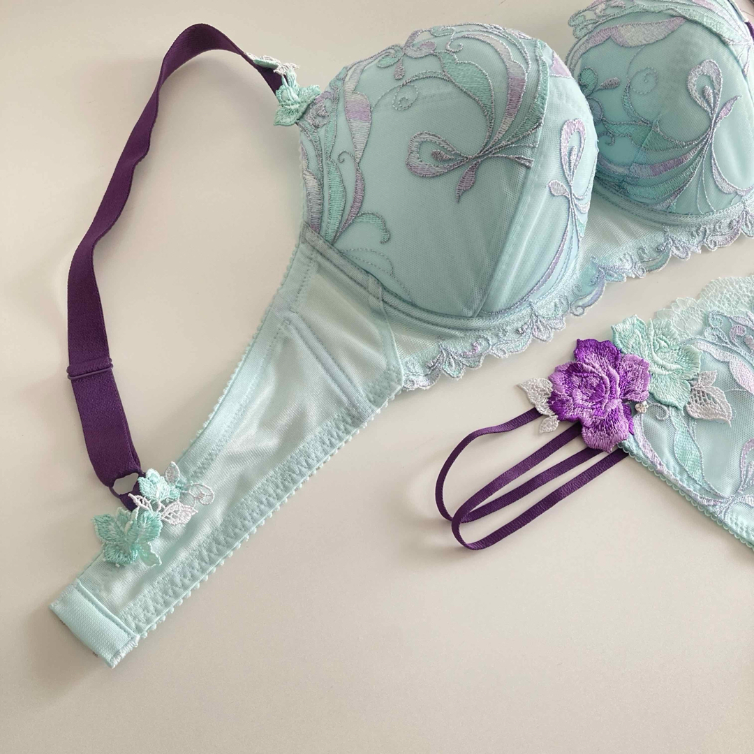 Wacoal - サルート ブラジル F75/L TU 66 P-upブラ ソング Wacoal - サルート ブラジル F75/L TU 66 P-upブラ ソング