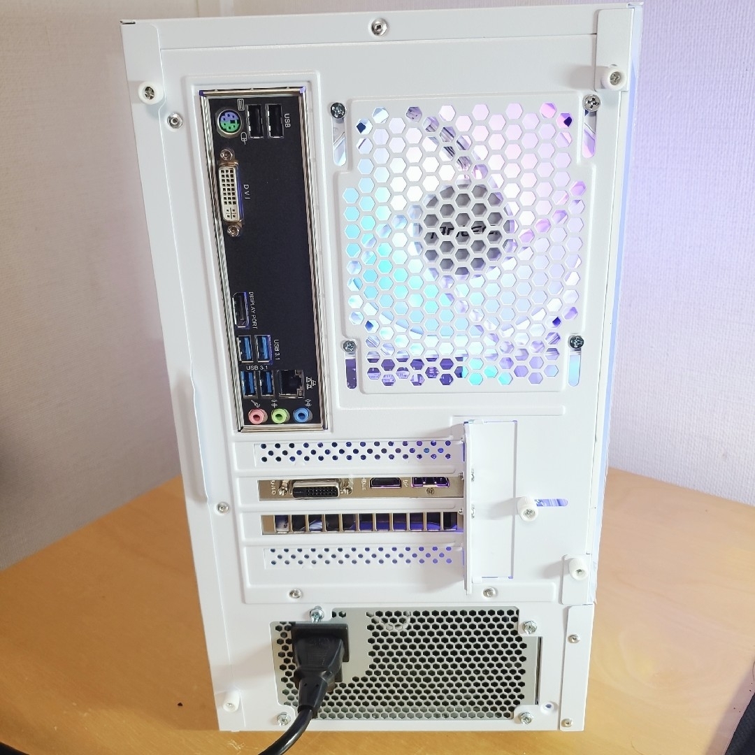 自作ゲーミングPC/Core i5-8500/16G/RTX3050の通販 by 自作ゲーミングPC/Core i5-8500/16G/RTX3050の通販 by