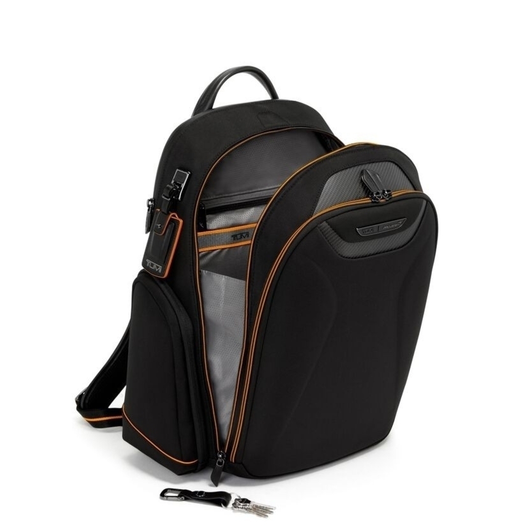 TUMI】Mclaren「パドック」バックパック未使用の通販 by SG shop TUMI】Mclaren「パドック」バックパック未使用の通販 by SG shop