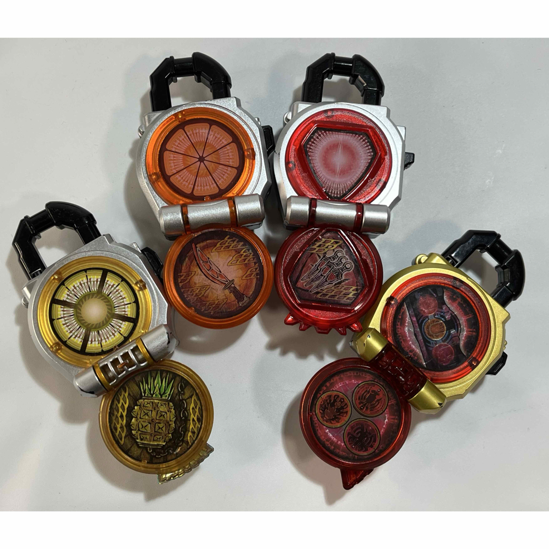 BANDAI - 仮面ライダー鎧武 DX戦極ドライバー/ロックシード BANDAI - 仮面ライダー鎧武 DX戦極ドライバー/ロックシード