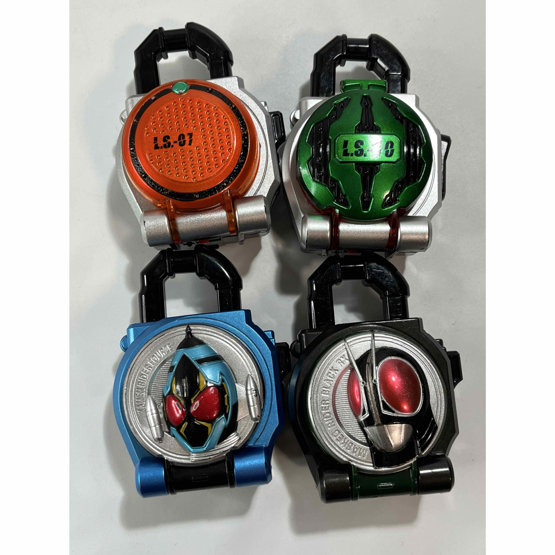 BANDAI - 仮面ライダー鎧武 DX戦極ドライバー/ロックシード BANDAI - 仮面ライダー鎧武 DX戦極ドライバー/ロックシード
