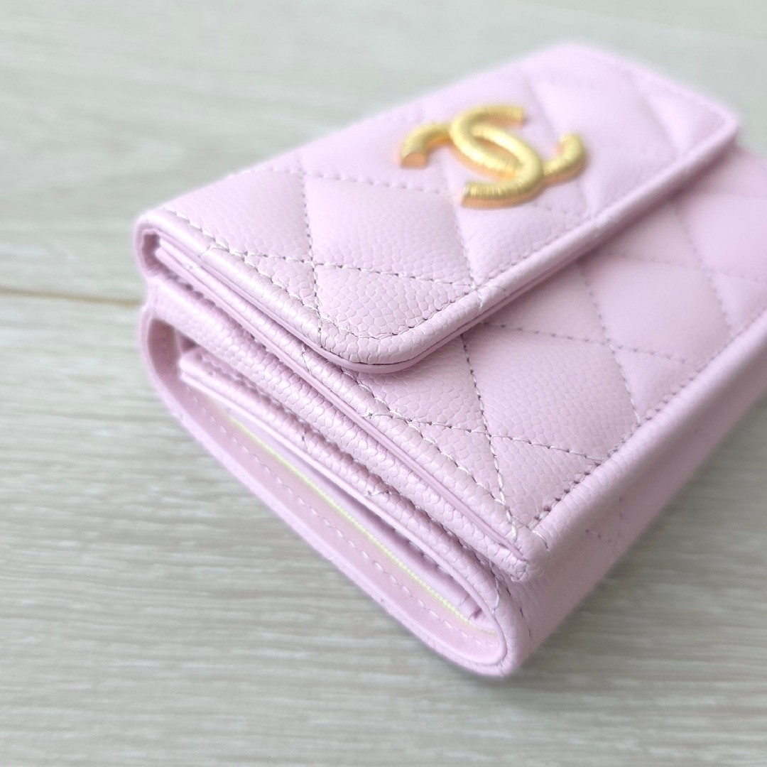 CHANEL - 未使用【シャネル】キャビアスキン スモール フラップ CHANEL - 未使用【シャネル】キャビアスキン スモール フラップ