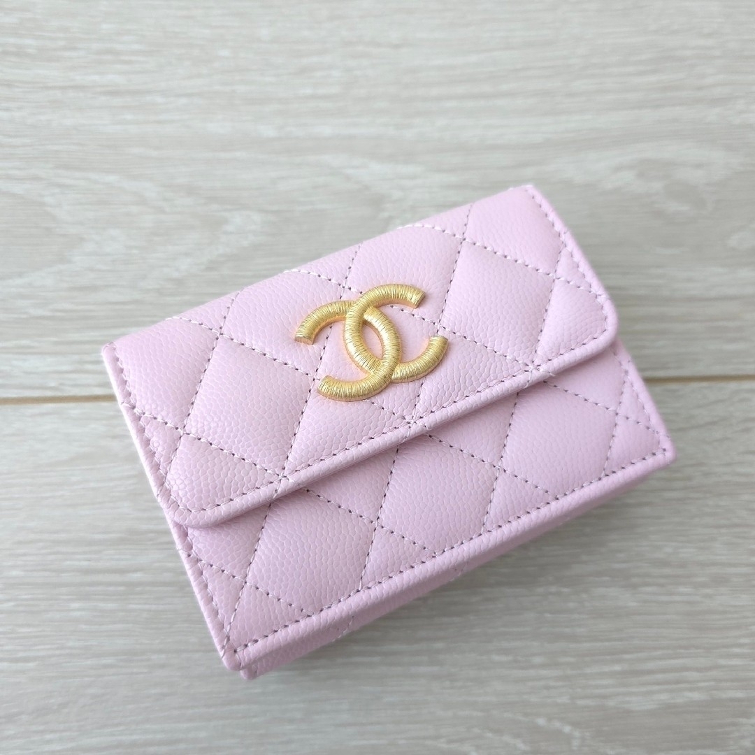 CHANEL - 未使用【シャネル】キャビアスキン スモール フラップ CHANEL - 未使用【シャネル】キャビアスキン スモール フラップ