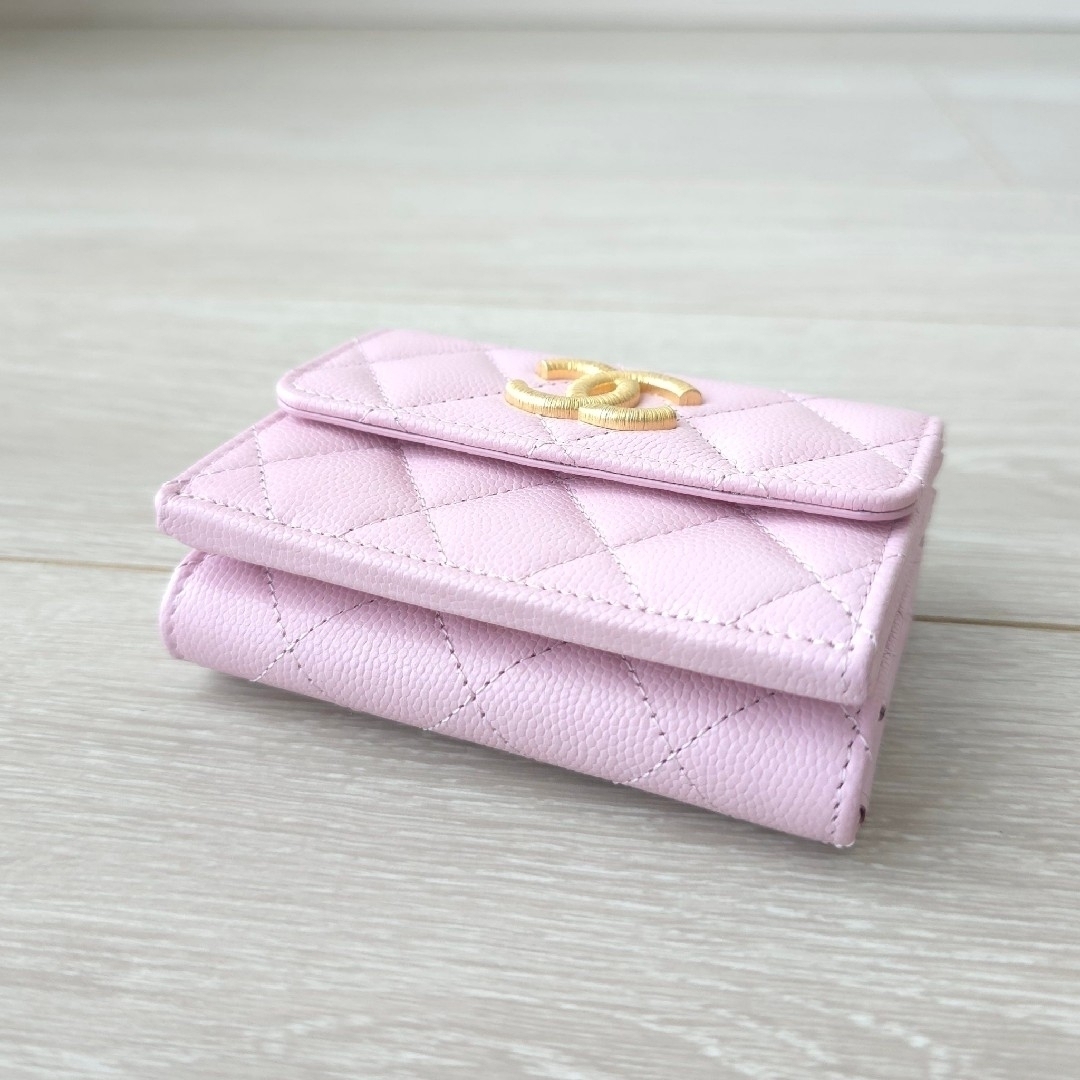 CHANEL - 未使用【シャネル】キャビアスキン スモール フラップ CHANEL - 未使用【シャネル】キャビアスキン スモール フラップ
