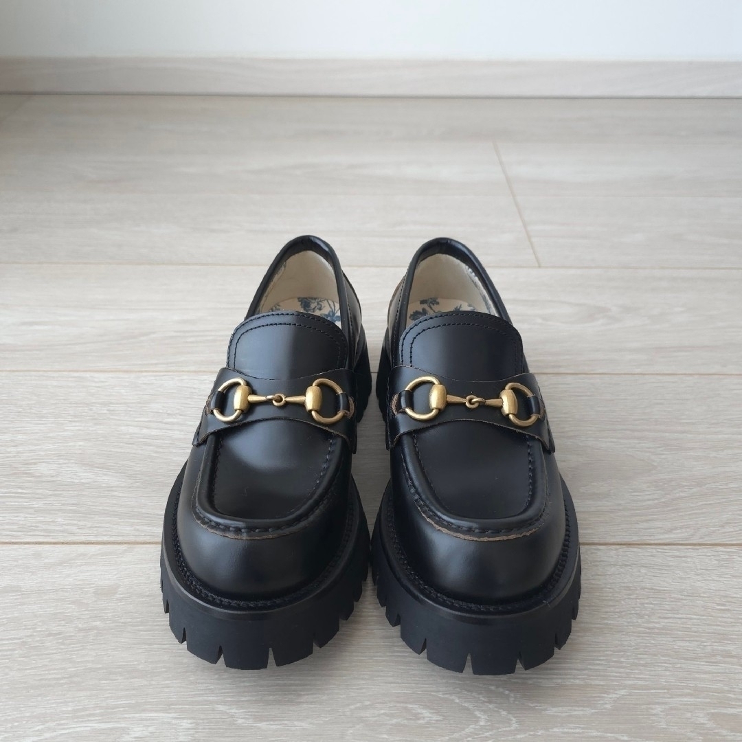 GUCCI - 極美品【グッチ】ホースビット BEE 厚底 レザー GUCCI - 極美品【グッチ】ホースビット BEE 厚底 レザー