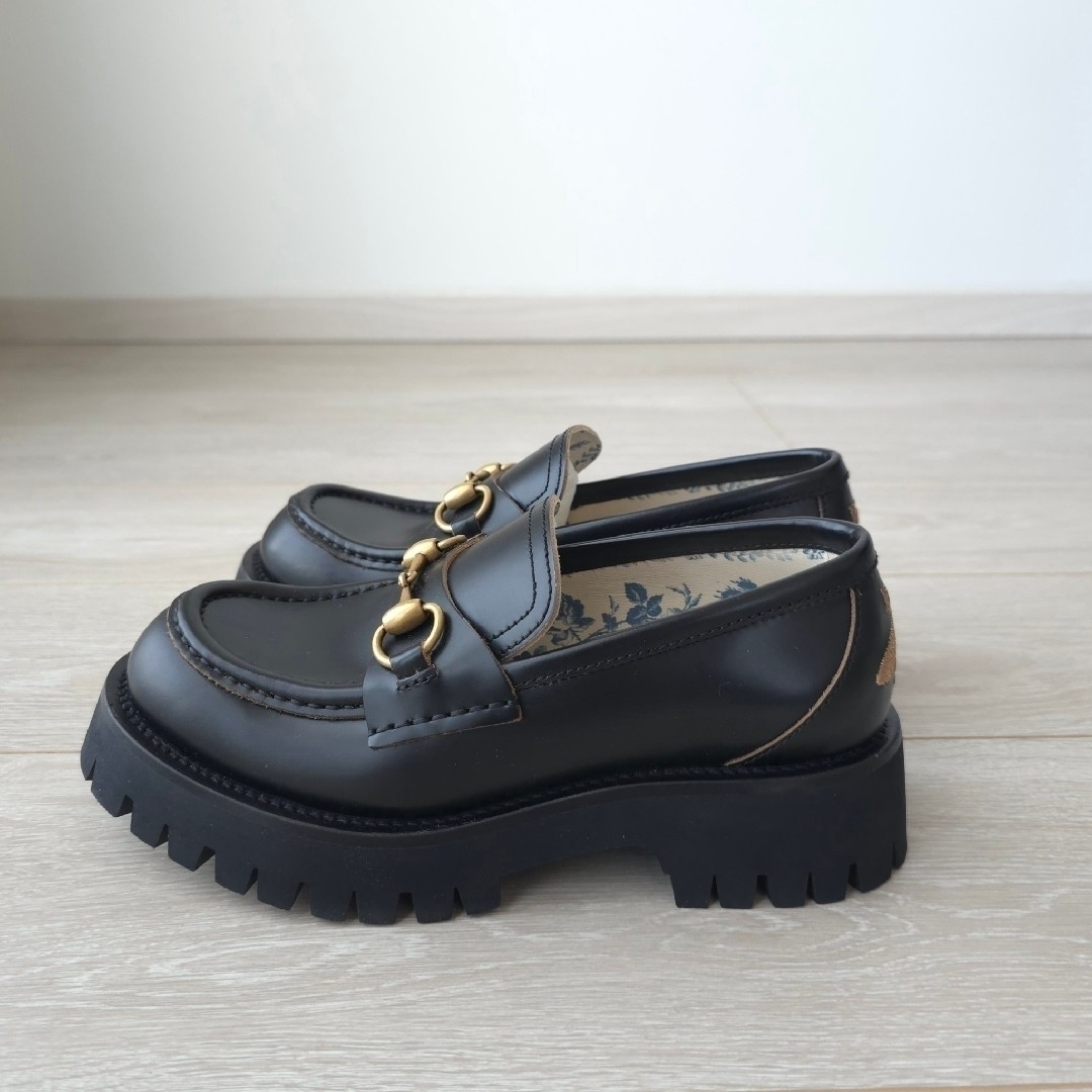 GUCCI - 極美品【グッチ】ホースビット BEE 厚底 レザー GUCCI - 極美品【グッチ】ホースビット BEE 厚底 レザー