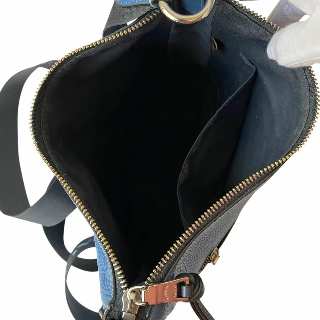COACH - 極美品 コーチ ショルダーバッグ レザー ブルー 斜め COACH - 極美品 コーチ ショルダーバッグ レザー ブルー 斜め