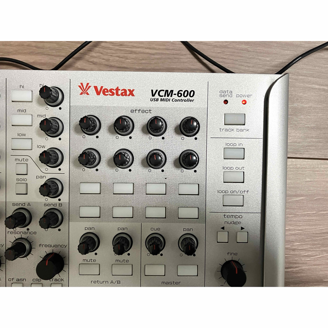 Vestax - Vestax MIDIコントローラー VCM-600の通販 by ponco's Vestax - Vestax MIDIコントローラー VCM-600の通販 by ponco's