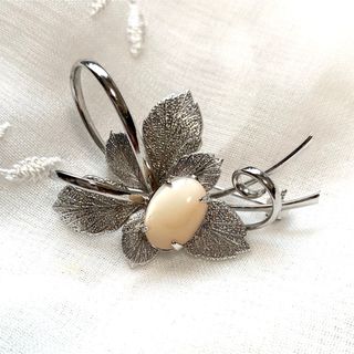 LALIQUE(ラリック) ブローチ - 金属素材の通販 by ブランディア LALIQUE(ラリック) ブローチ - 金属素材の通販 by ブランディア