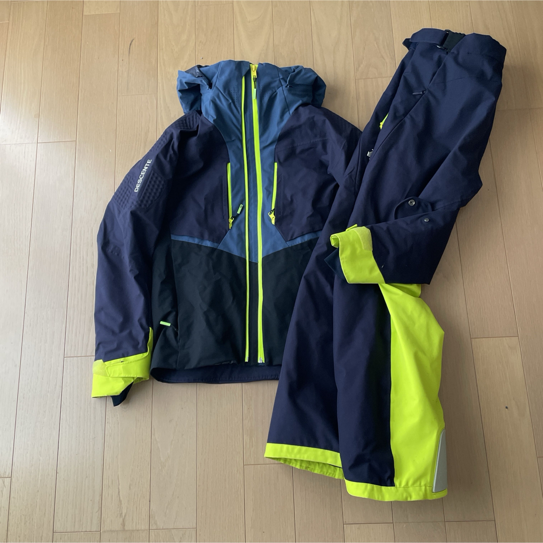 DESCENTE - デサント DESCENTE スキーウェア 上下セット デモ DESCENTE - デサント DESCENTE スキーウェア 上下セット デモ