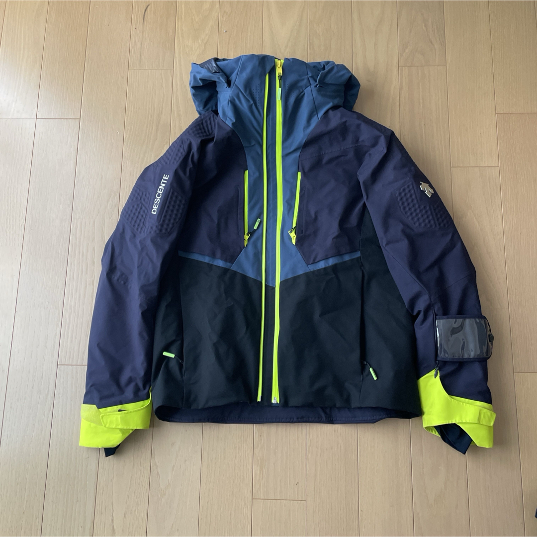 DESCENTE - デサント DESCENTE スキーウェア 上下セット デモ DESCENTE - デサント DESCENTE スキーウェア 上下セット デモ
