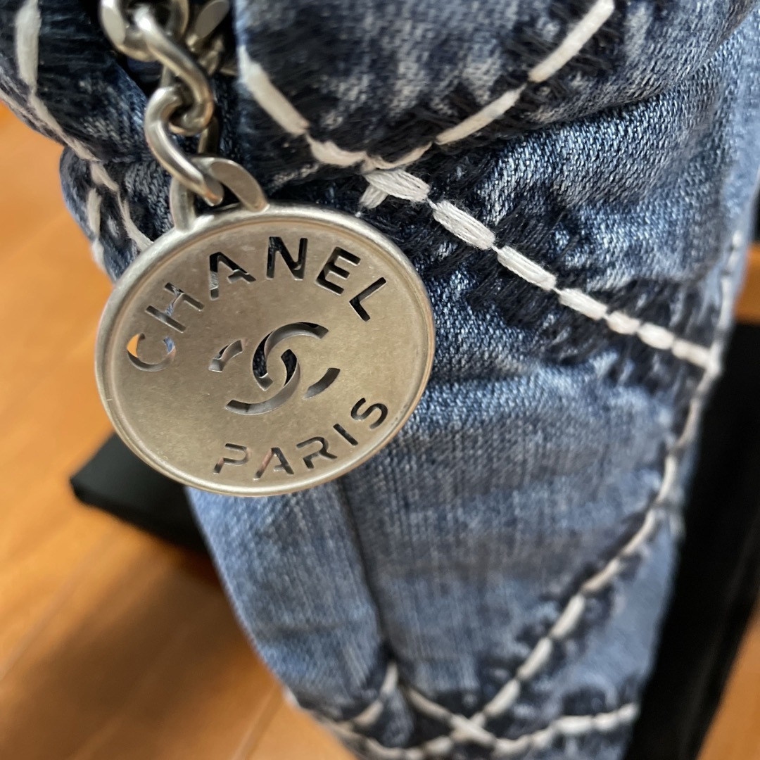 CHANEL - 新品 シャネル CHANEL 22 ミニ ハンドバッグ デニム CHANEL - 新品 シャネル CHANEL 22 ミニ ハンドバッグ デニム