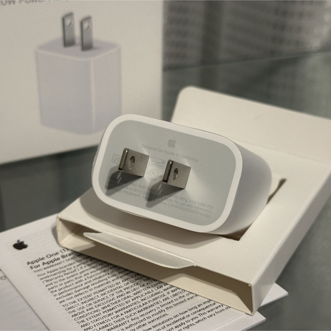 Apple - 新品未使用 純正Apple 20W USB-C 電源アダプター充電器 Apple - 新品未使用 純正Apple 20W USB-C 電源アダプター充電器