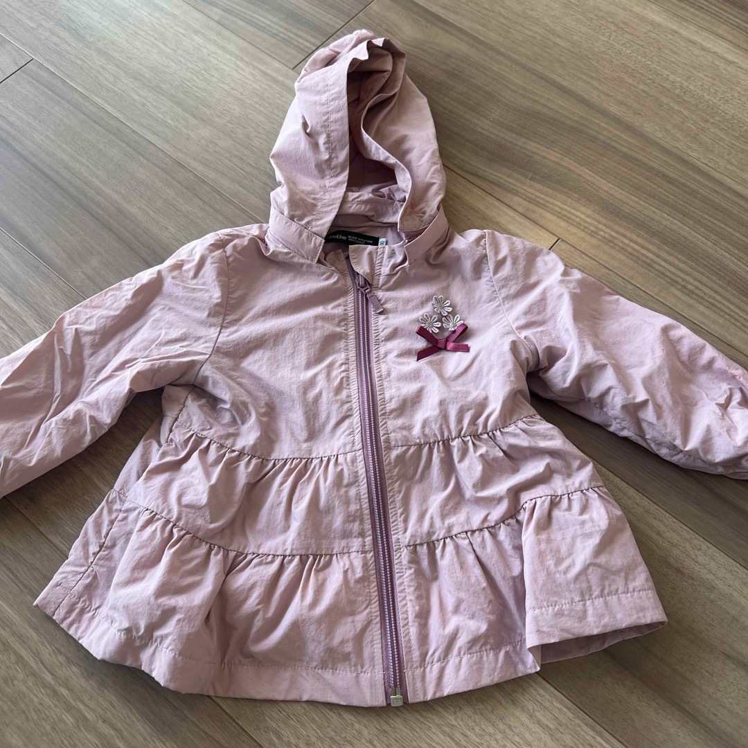 BeBe(ベベ)のウインドブレーカー キッズ/ベビー/マタニティのキッズ服女の子用(90cm~)(ジャケット/上着)の商品写真