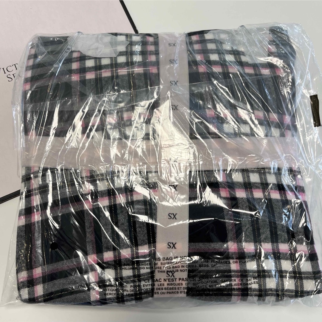 Victoria's Secret - 【新品】VS フランネル 長袖Tシャツ Victoria's Secret - 【新品】VS フランネル 長袖Tシャツ