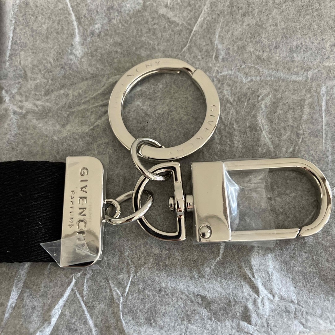 GIVENCHY - 新品 GIVENCHY キーホルダー キーリング ストラップ GIVENCHY - 新品 GIVENCHY キーホルダー キーリング ストラップ