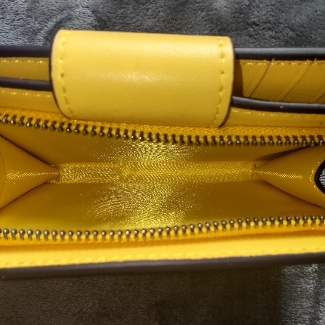 COACH - COACH コーチ 財布 折りたたみ 2つ折り イエロー 黄色 COACH - COACH コーチ 財布 折りたたみ 2つ折り イエロー 黄色